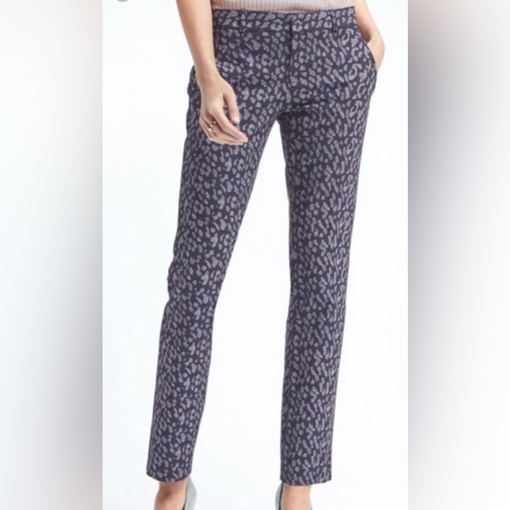 Banana Republic Ryan fit animal print pants women size 6 Regular  Navy & white